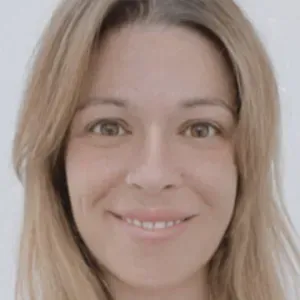 Babyssiter com Experiência, carta de condução/ Cascais