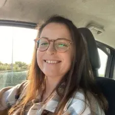 Faço limpezas, moro na Amora. 