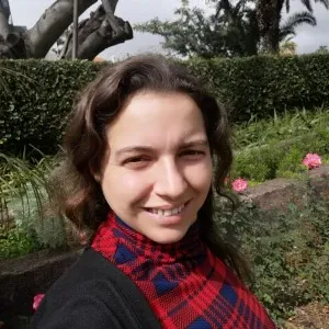 Luciana Abreu, Serviços de Limpeza.