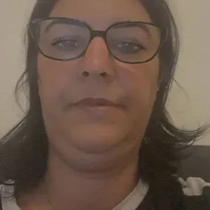 Empregada de limpeza/apoio domiciliar 