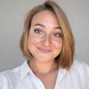 Étudiante qui cherche un travail dans le babysitting à Nice 