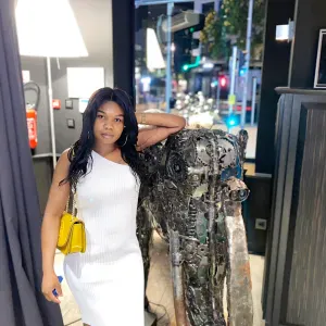 Je cherche une baby sitter 