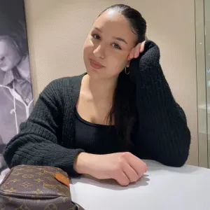 Junge Babysittern sucht einen Job:)