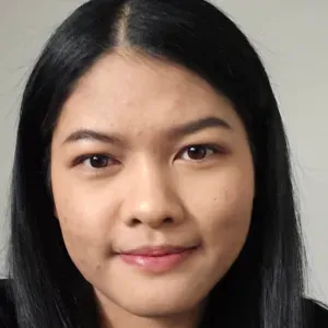 Ich habe vier Jahre Erfahrung in der Reinigung.