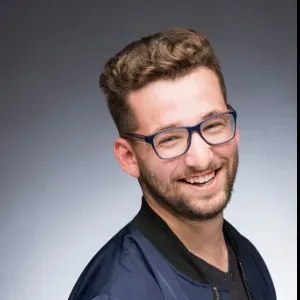 Disponible pour garde d'enfants 🙂