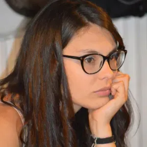 Babysitter affidabile e laureata – esperienza con bambini