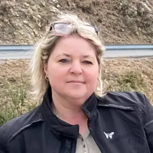 FEMME MENAGE AVEC EXPÉRIENCE OU GARDE ENFANT