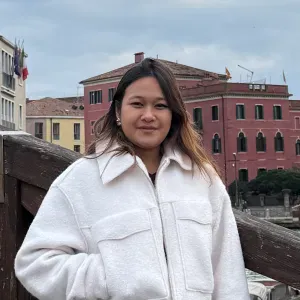 Experienced babysitter looking for a job