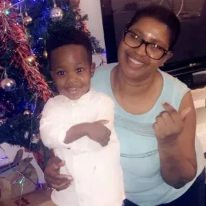 Maman recherche emploi de garde d'enfants