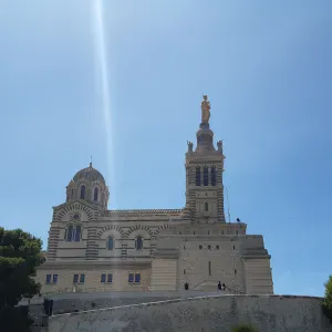 Aide soignante diplômé /garde d'enfants 