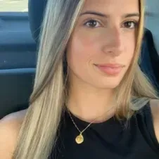 Soy Eva y me encantaría cuidar de vuestros peques