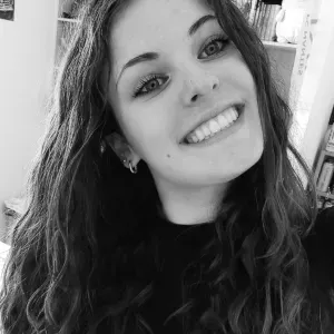 Baby-sitter motivée et sérieuse vers Cholet !