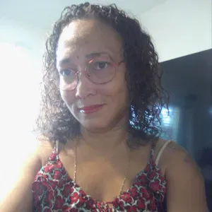 Femme de ménage disponible contacter moi en cas de besoin.