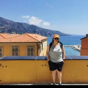 Je suis disponible pour vous aider