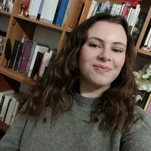 Babysitter e pet sitter disponibile a Eboli