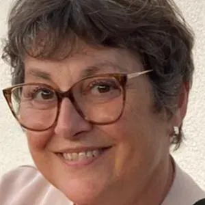 Jeune retraitée cherche enfants à garder