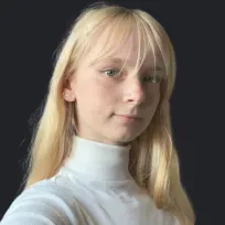 Etudiante souriante et patiente !