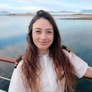 Midwife/ Nurse with experience in international school