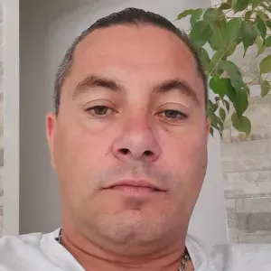 Homme toute mains a royan et alentour