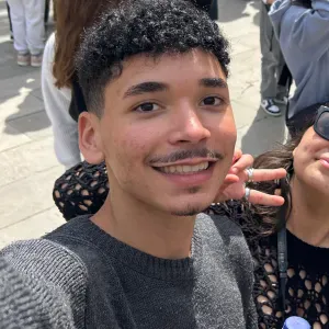 Babysitter iniciante mais com experiência em cuidados 