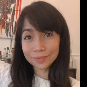 Baby-sitter expérimentée depuis 2011 à Paris.