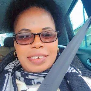 Baby-sitter expérimentée au congo et en belgique 