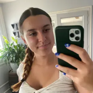 Babysitter expérimentée qui chercher des enfants à garder !