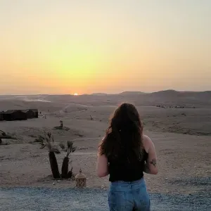 Enseignante à vannes pour aide aux devoirs 