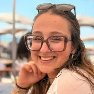 Emmy, passionnée et autonome pour vos enfants