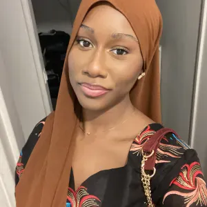 Baby-sitter sérieuse à Évry et alentours