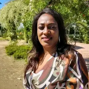 Cuidadora de personal mayores en Valencia paterna 