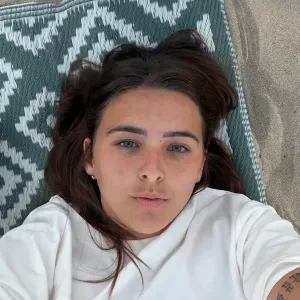 Baby-sitter, disponible pour enfants de 2 à 16 ans