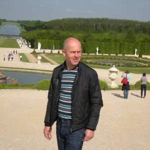 une dame de compagnie, aide soignate...