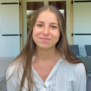 Baby-sitter expérimentée à côté d'Angers !