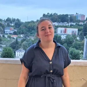 Baby-sitter à tulle avec peu d'expérience