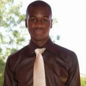  👶 Baby-sitter diplômé – Éducateur de jeunes enfants