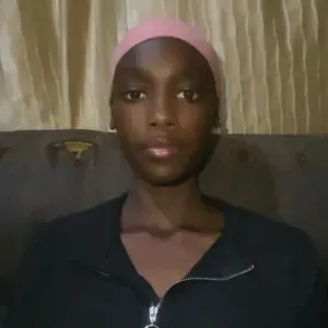 Baby-sitter disponible à Paris