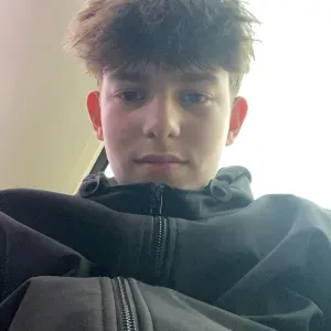 jeune baby sitter ponctuel , sérieux sur calais 