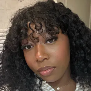 Bonjour, babysitting à temps plein 