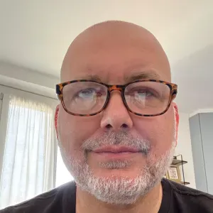  pulizie 4 ore settimanali preferibilmente il mattino