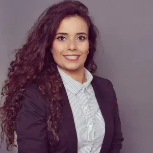 Babysitterin (bin gerade kurz zu Hause wegen mein kind ))