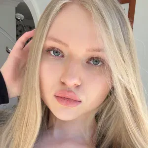 18-jährige Babysitterin mit Erfahrung sucht einen Job