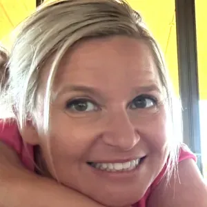 GOLFE DE SAINT TROPEZ / GERANTE AIRBNB A LA CROIX VALMER