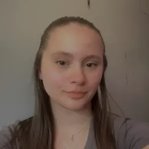 Baby Sitter expérimentée aux alentours de Pézenas 