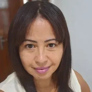 Empregada de limpeza responsável em Faro .
