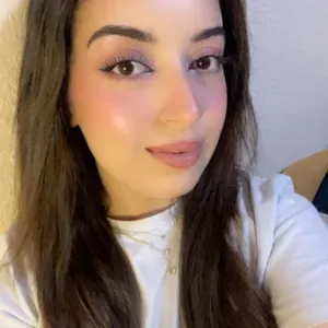 Dynamic and Committed English Tutor for Children and Teens