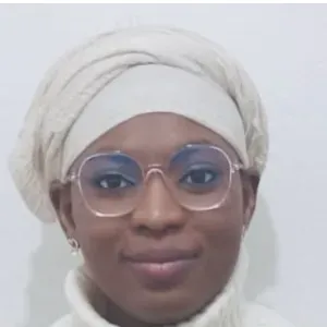 Baby-sitter expérimentée à maisse