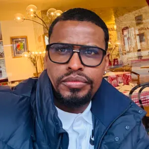 Baby-sitter expérimentée et de confiance à Troyes