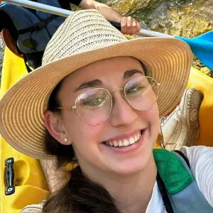 Expérience, douceur et sourire : baby-sit de choc !