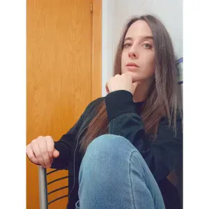 Me ofrezco como cuidadora de niños y mascotas.